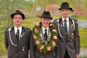 Jugendkönige 2013. V. l. n. r. Christian Otte, Jugendkönig Jörg Prange und Hendrik Bührmann